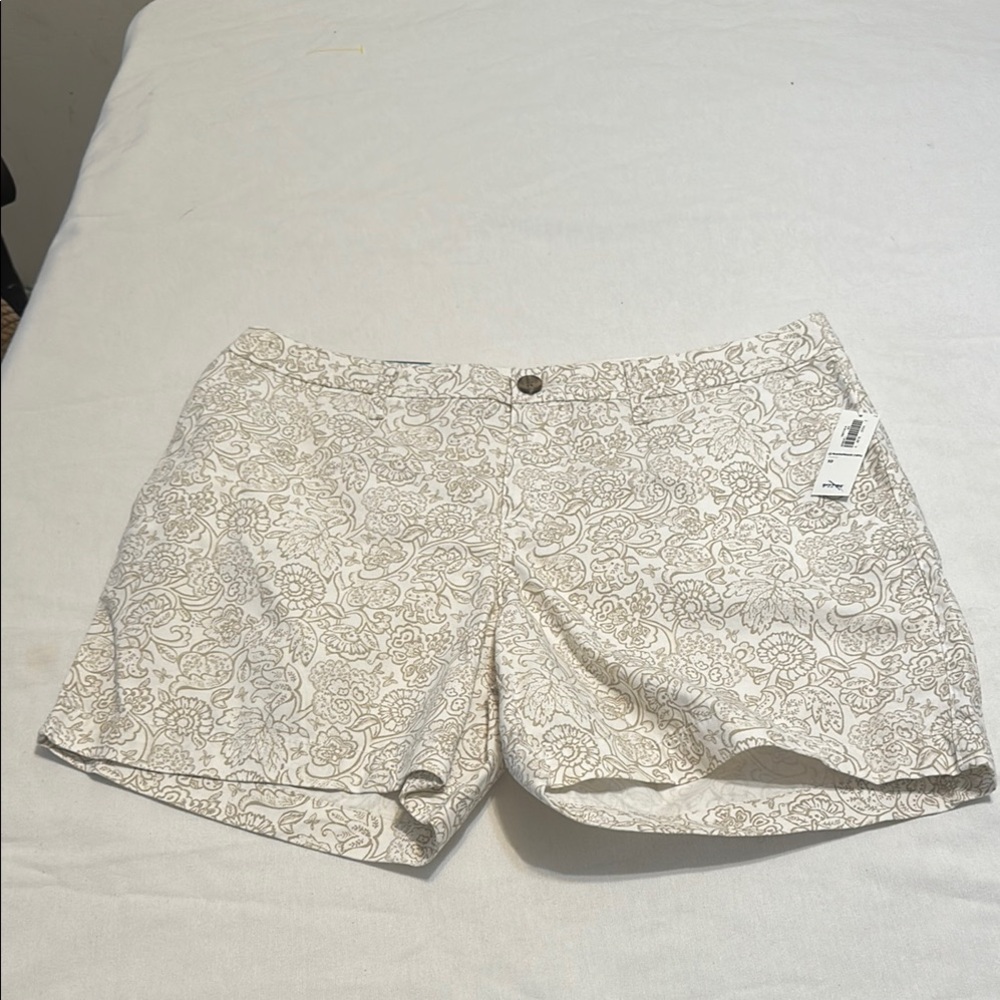 Old Navy Cream Textured Bermudas